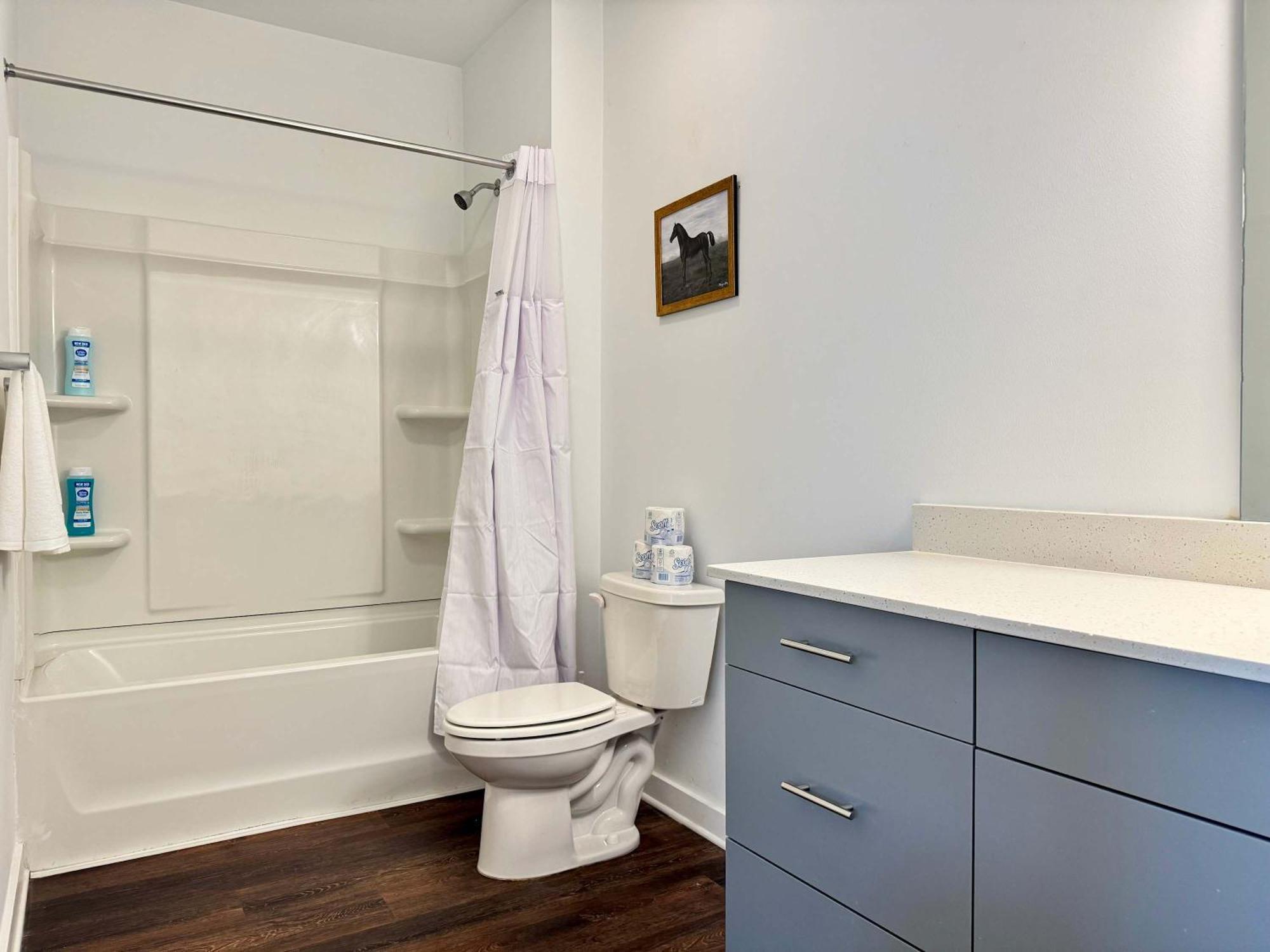 Luxury 1b1b With Balcony Downtown 542blvd Holiday home *