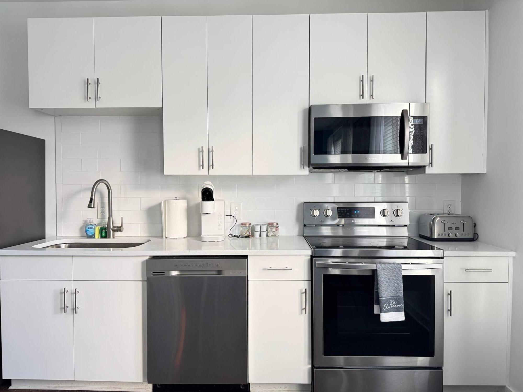 Luxury 1b1b With Balcony Downtown 542blvd *